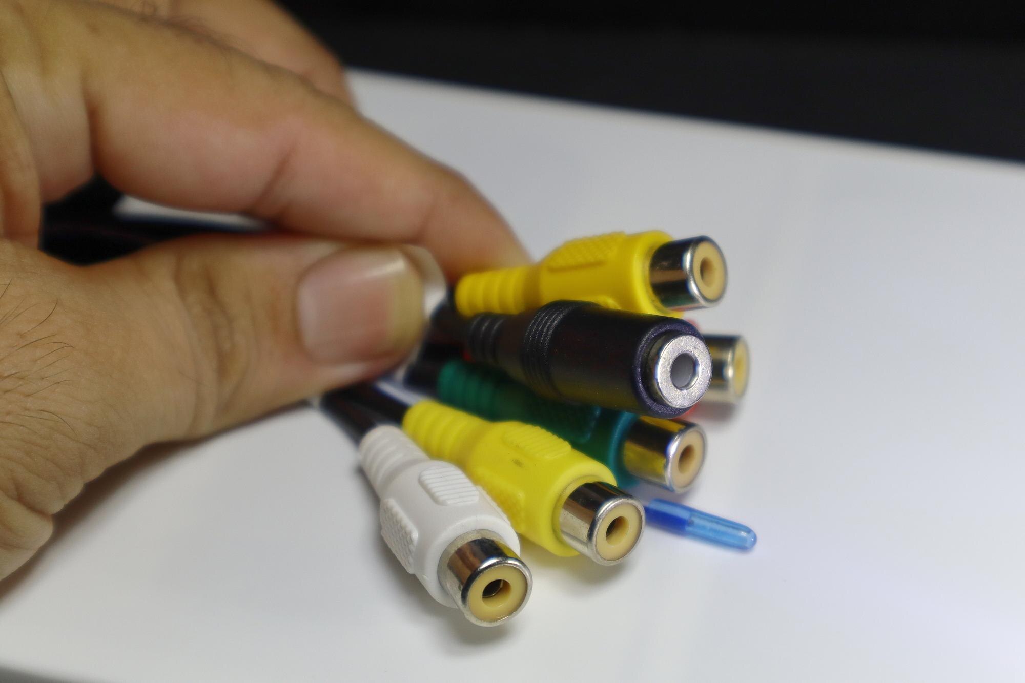 Złącze kablowe audio-wideo telewizyjne