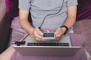 Jak podłączyć pada PS3 do laptopa, telefonu?