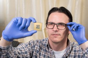 Jak wymienić starą kartę SIM u operatora?