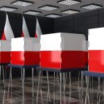 Polskie kabiny wyborcze i flagi narodowe w urzędzie wyborczym koncepcja wyborcza ilustracja 3D