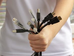 Przewody i kable do komunikacji elektronicznej, informacyjnej, komputerowej i internetowej. Technologie internetowe przyszłości.