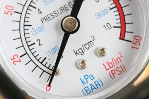 Czujnikowa pompa elektryczna samochodowa w zbliżeniu