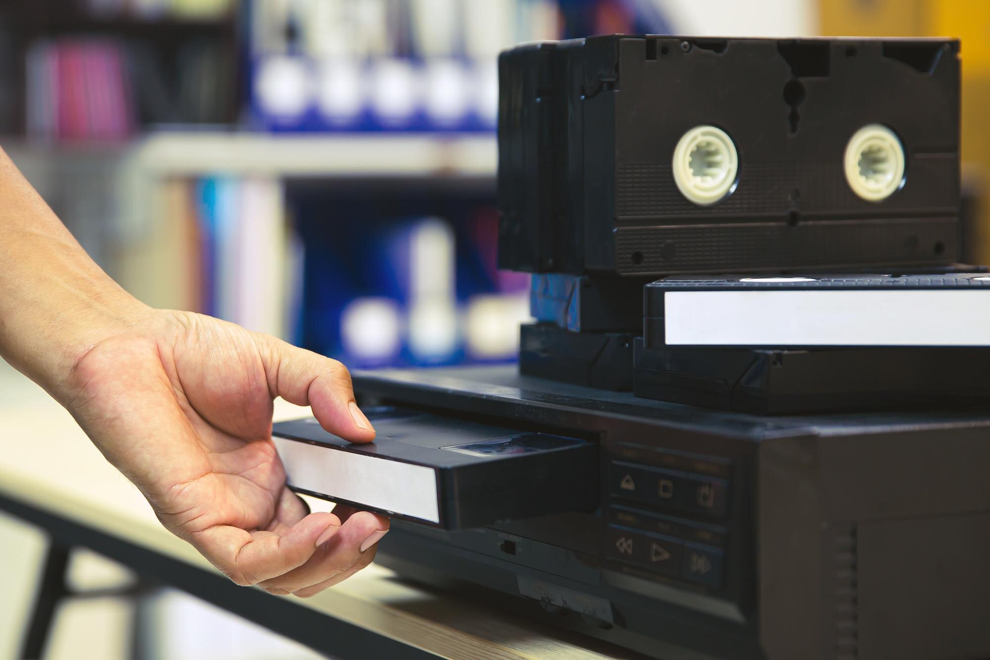 Ręczny i wideo odtwarzacz koncepcji elektrycznego stylu retro