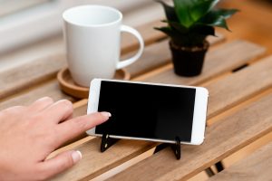 Łączenie ludzi, wideorozmowy głosowe, sprzęt komunikacyjny, urządzenie do rozwiązywania problemów, nowoczesne narzędzie, połączenia globalne, przetwarzanie danych, przenośny sprzętowy smartfon