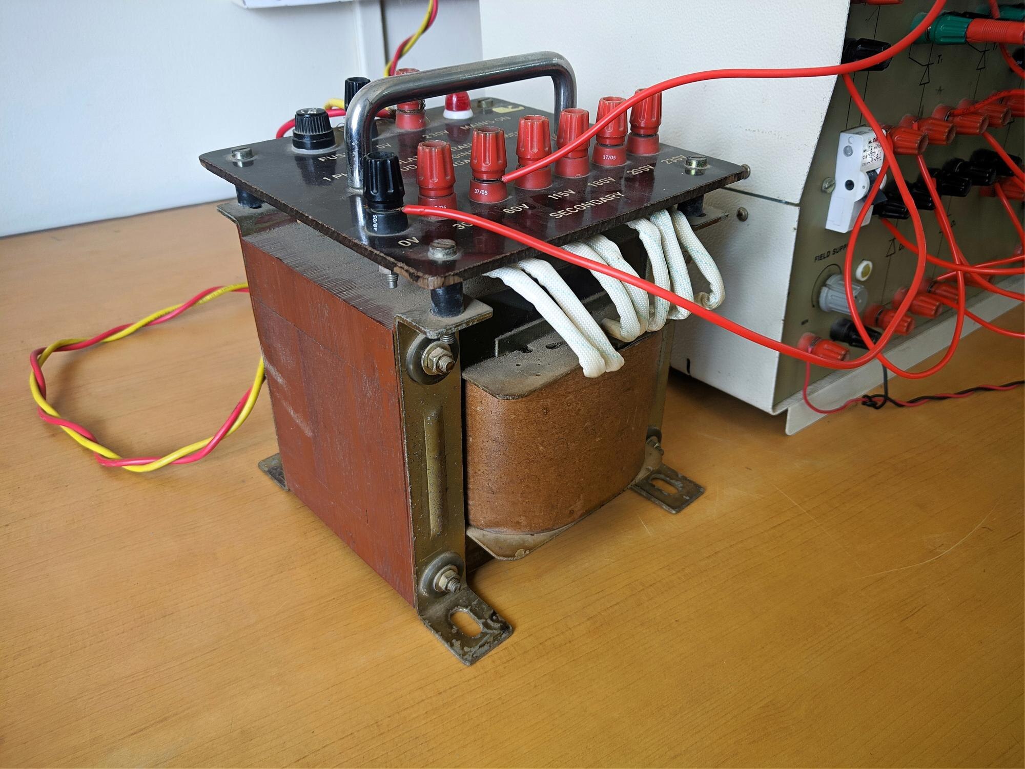 Widok z wysokiego kąta maszyny na stole