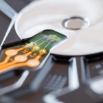 Dysk twardy hdd, wewnętrzne detale elektroniczne, makro, selektywne ustawianie ostrości