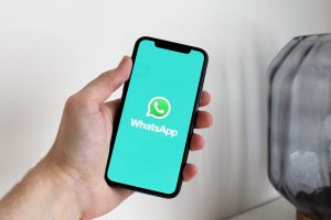 WhatsApp w komunikacji firmowej – kiedy API daje więcej możliwości?