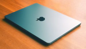 Czy warto kupić MacBooka Air z układem Apple M5, gdy szukasz laptopa do codziennej pracy?