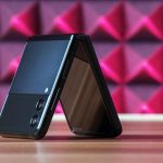 Moskwa, Rosja – 30 sierpnia 2021: Samsung oficjalnie wprowadza na rynek najnowszy flagowy smartfon Samsung Galaxy Flip 3 ze składanym wyświetlaczem.