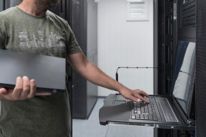 Jak podłączyć domena pod serwer?