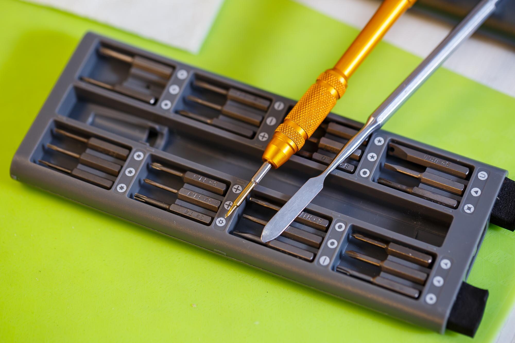 Nowoczesne narzędzia do naprawy gadżetów i urządzeń elektrycznych