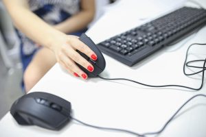 ergonomiczna wygodna mysz komputerowa typu pionowego