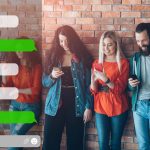 Gadżet ludzie telefony komórkowe czat telefony pusta bańka tekstowa