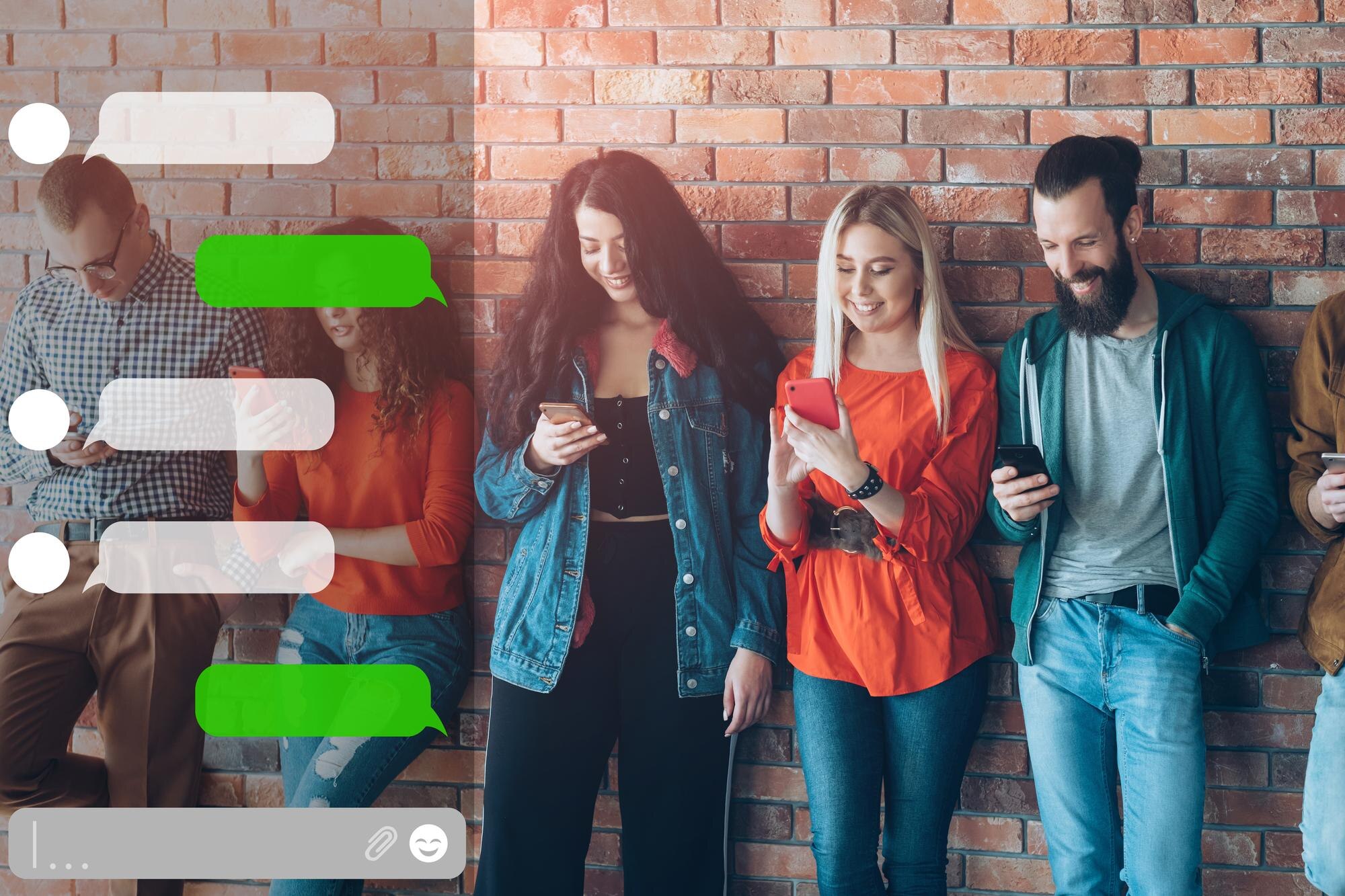 Gadżet ludzie telefony komórkowe czat telefony pusta bańka tekstowa