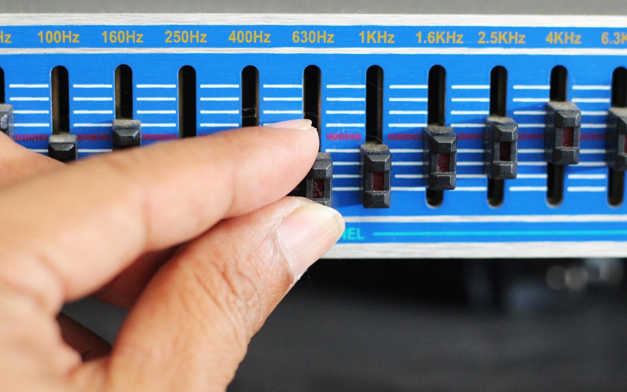 Studio dźwiękowe regulujące sprzęt płytowy mikser muzyczny