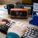 Ludzie pracujący w biurze