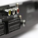 Odbiornik z różnymi wyjściami i złączami