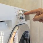 Przycisk zatrzymania ręcznego pralki