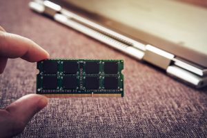 Pamięć o dostępie swobodnym jako zamiennik do laptopa