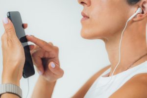 Jak podłączyć słuchawki Jabra do telefonu?