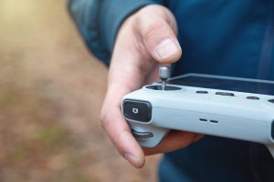 Jak podłączyć kontroler DJI do komputera, WiFi?