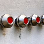 Hydrant przeciwpożarowy i ściany budynku