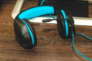 Jak podłączyć słuchawki Steelseries?