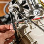 Silnik elektryczny i napęd pasowy pralki elektrycznej