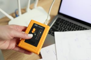 Wzmacniacz sygnału GSM do domu – legalność i montaż urządzenia