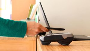 Jak podłączyć telefon do drukarki? WiFi, HP