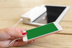 Ile wytrzymuje bateria w nowoczesnym smartfonie? Fakty i mity