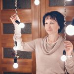 Kobieta w światłach. sławni ludzie