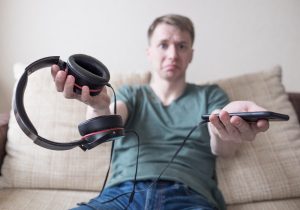 Jak podłączyć słuchawki do Nintendo Switch?