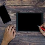 Pisanie na tablecie.