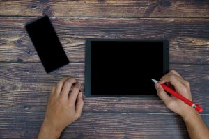 Jak podłączyć tablet graficzny Huion do telefonu?