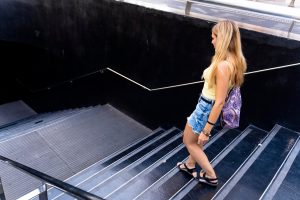 Jak podłączyć ledy w samochodzie, w suficie podwieszanym, na schodach?