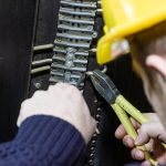 Pracownik przemysłowy w tajnej fabryce Pracownik w miejscu pracy Pracownik w miejscu pracy