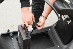 Bateria lub akumulator wielokrotnego ładowania jako część e-mobilności