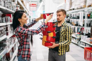 Wyprzedaże magazynowe Bonprix – jak kupować taniej i korzystać z okazji?