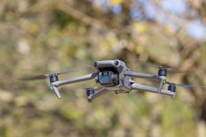 DJI Avata na rynku dronów FPV – jakie innowacje technologiczne wyróżniają tę serię na tle konkurencji?