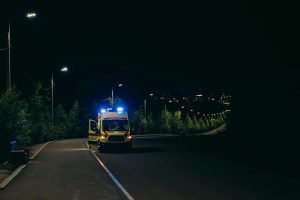 Niezawodność, która ratuje życie – systemy oświetlenia LED dla służb ratunkowych i transportu